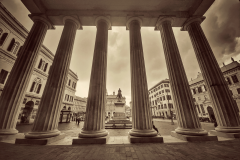 Genova piazza De Ferrari vista dal teatro Carlo Felice